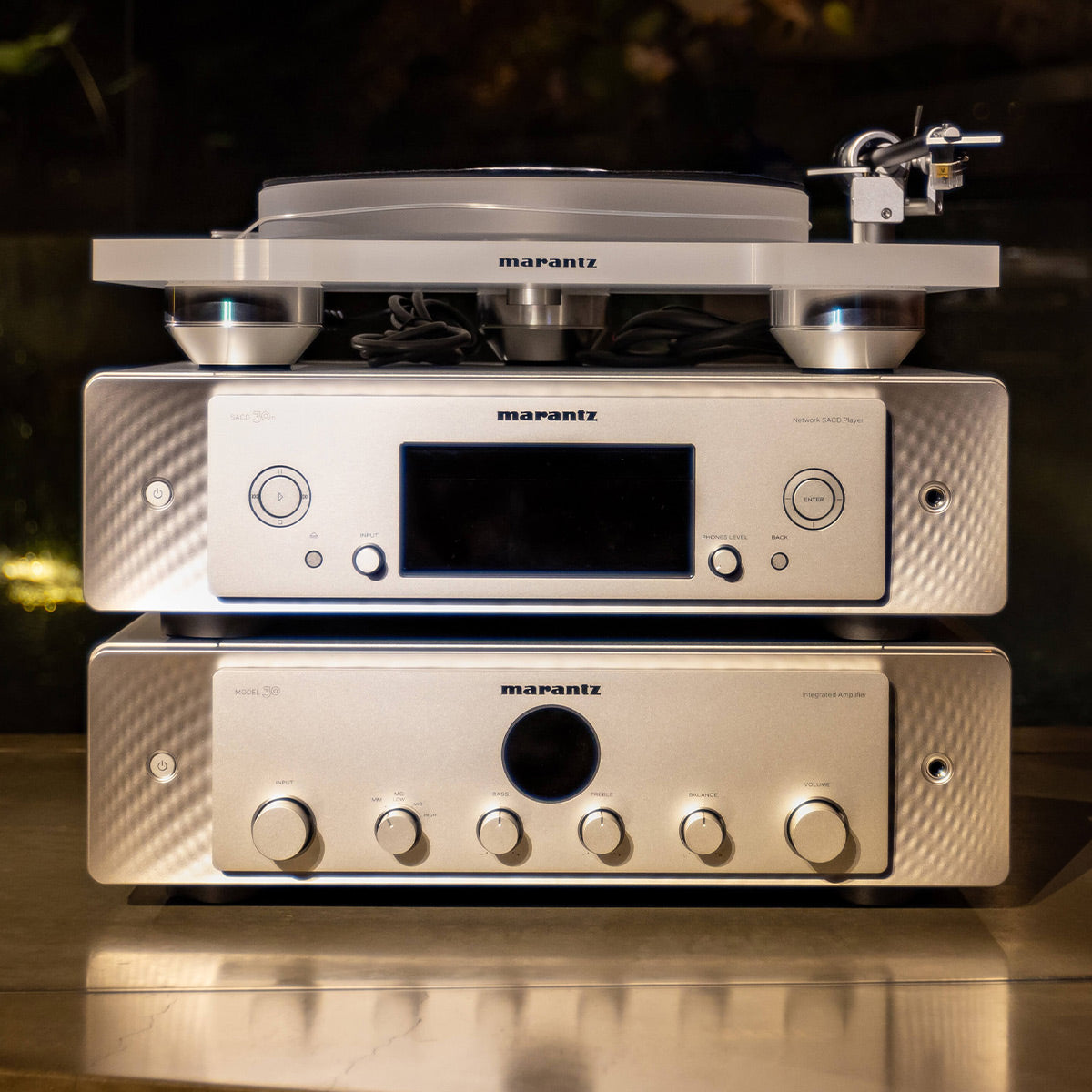 MarantzTT-15S1 Precision Belt Drive Turntable with Cartridge (White)