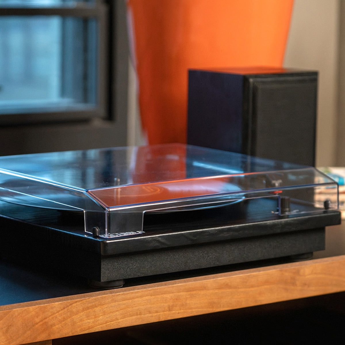 Montauk Bluetooth Turntable System with Bookshelf Speakers (Black)