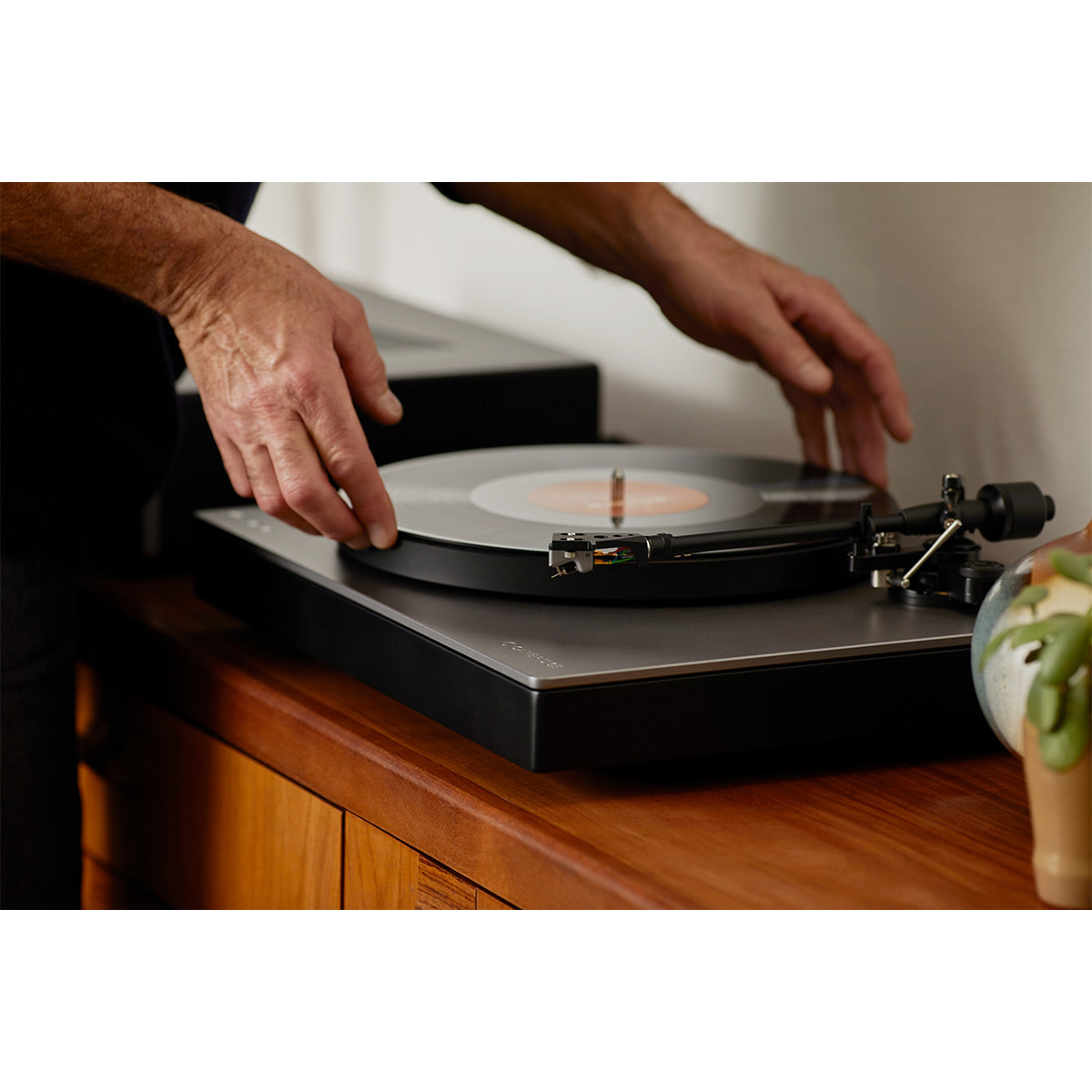 CambridgeAudio ALVA TT V2 Direct Drive Turntable with Bluetooth aptX HD