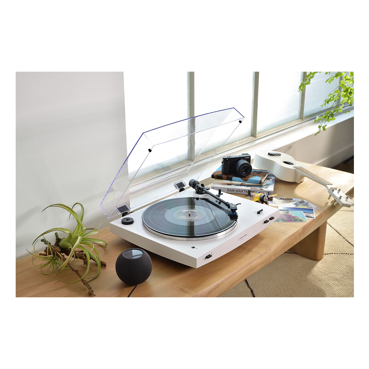 AudioTechnica AT-LP3xBT Fully Automatic Wireless Belt-Drive Turntable with Bluetooth (White)