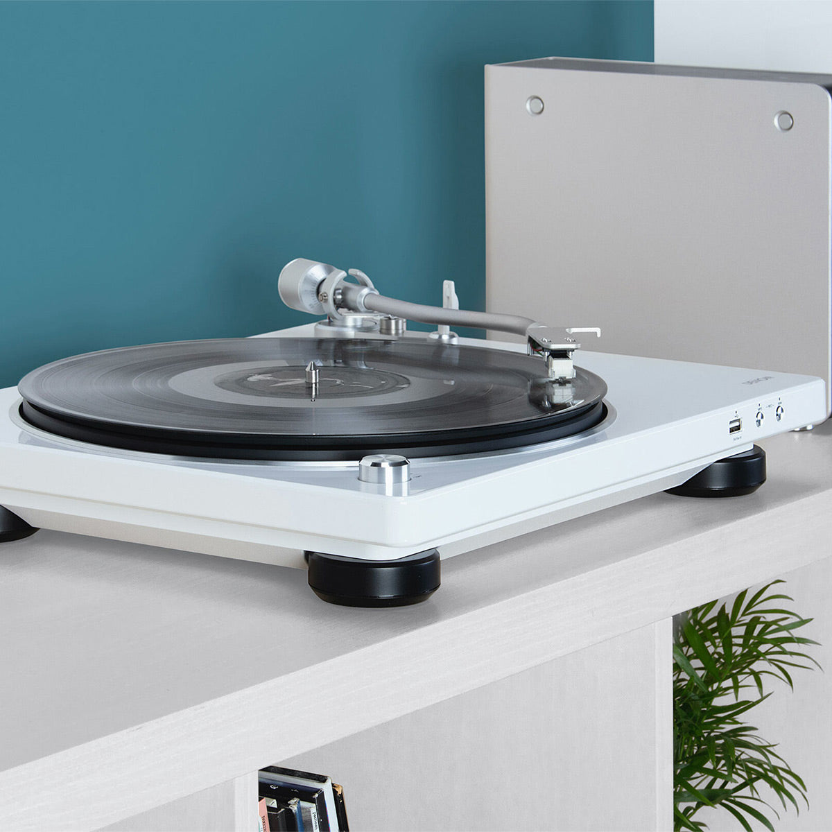 DenonDP450USB Turntable White