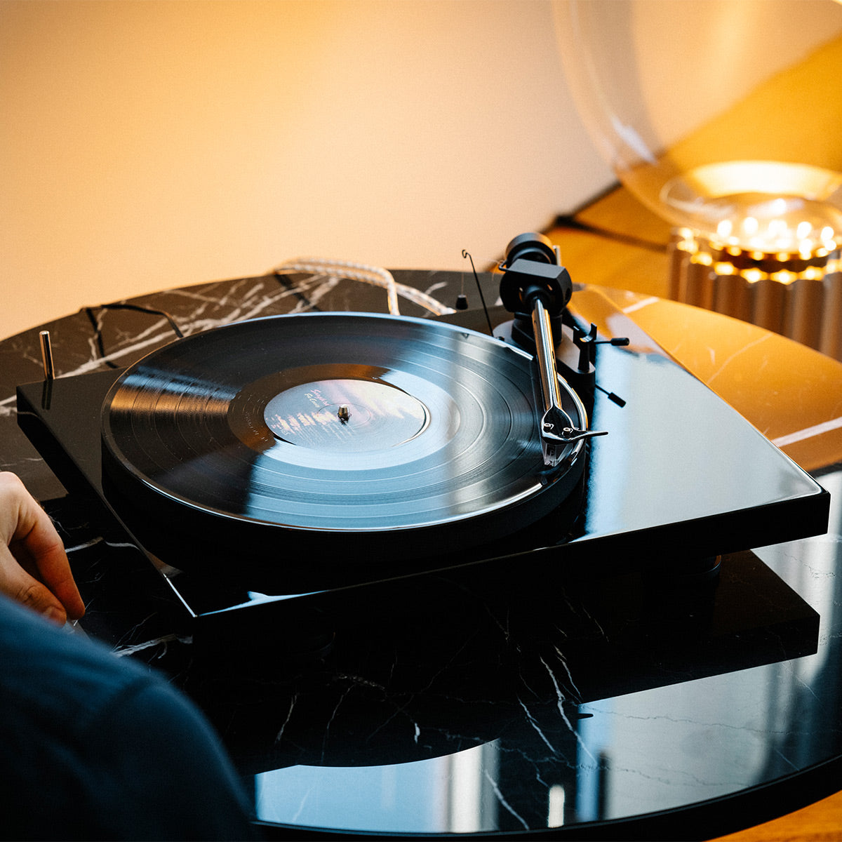 ProJect Debut Evo 2 Turntable (Gloss Black)
