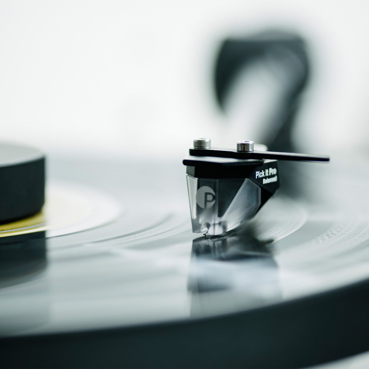 ProJect XA B Balanced Turntable with Pick it PRO Balanced Cartridge