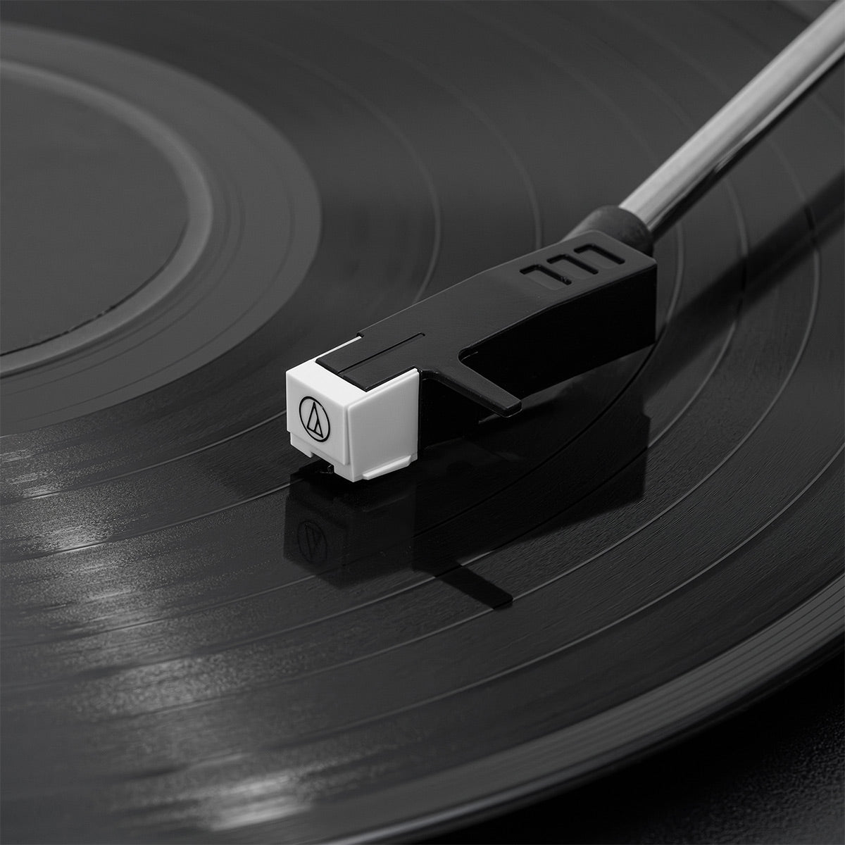 Eastwood II Bluetooth Turntable with Built-In Speakers (Oak)
