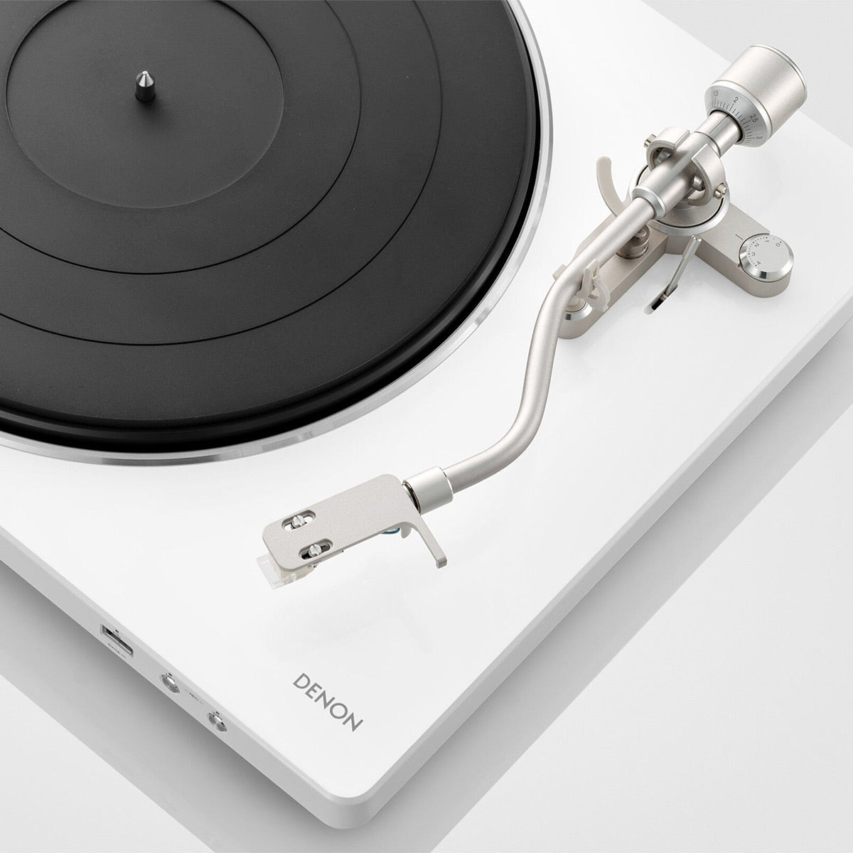 DenonDP450USB Turntable White