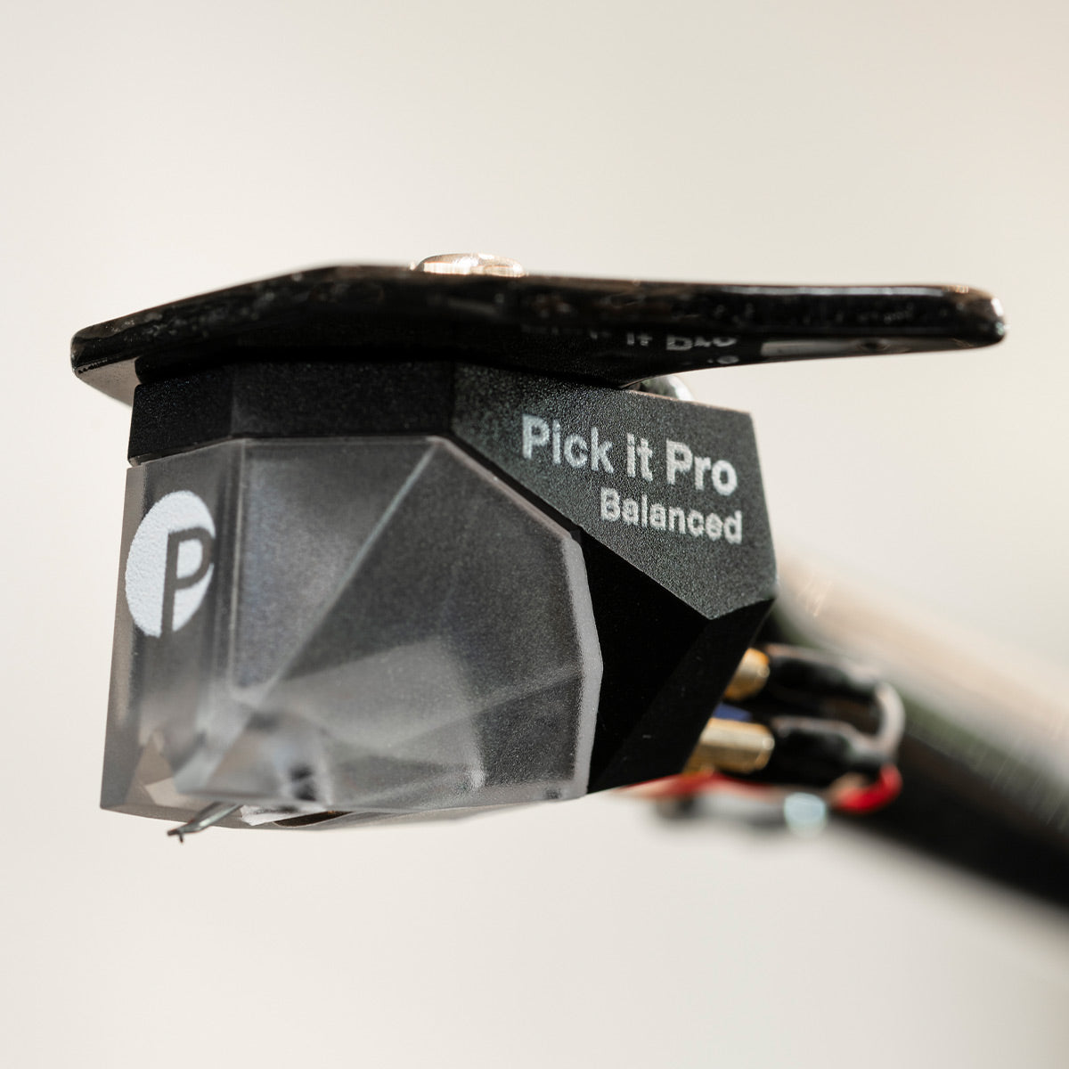 ProJect Debut PRO B Balanced Turntable with Pick it PRO Balanced Cartridge