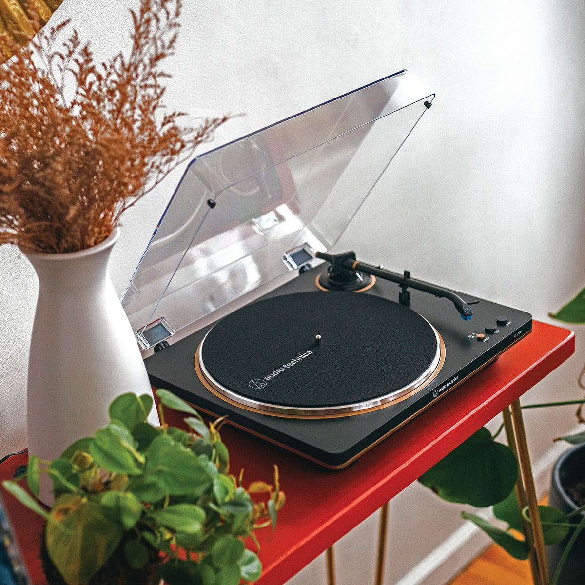 AudioTechnica AT-LP70X Fully-Automatic Turntable (Black/Bronze)